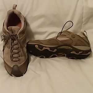 EUC Merrell sneakers